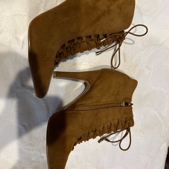 Shoes - Picture 2 of 5